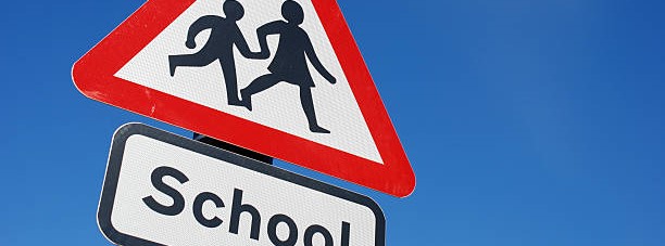 Naar school